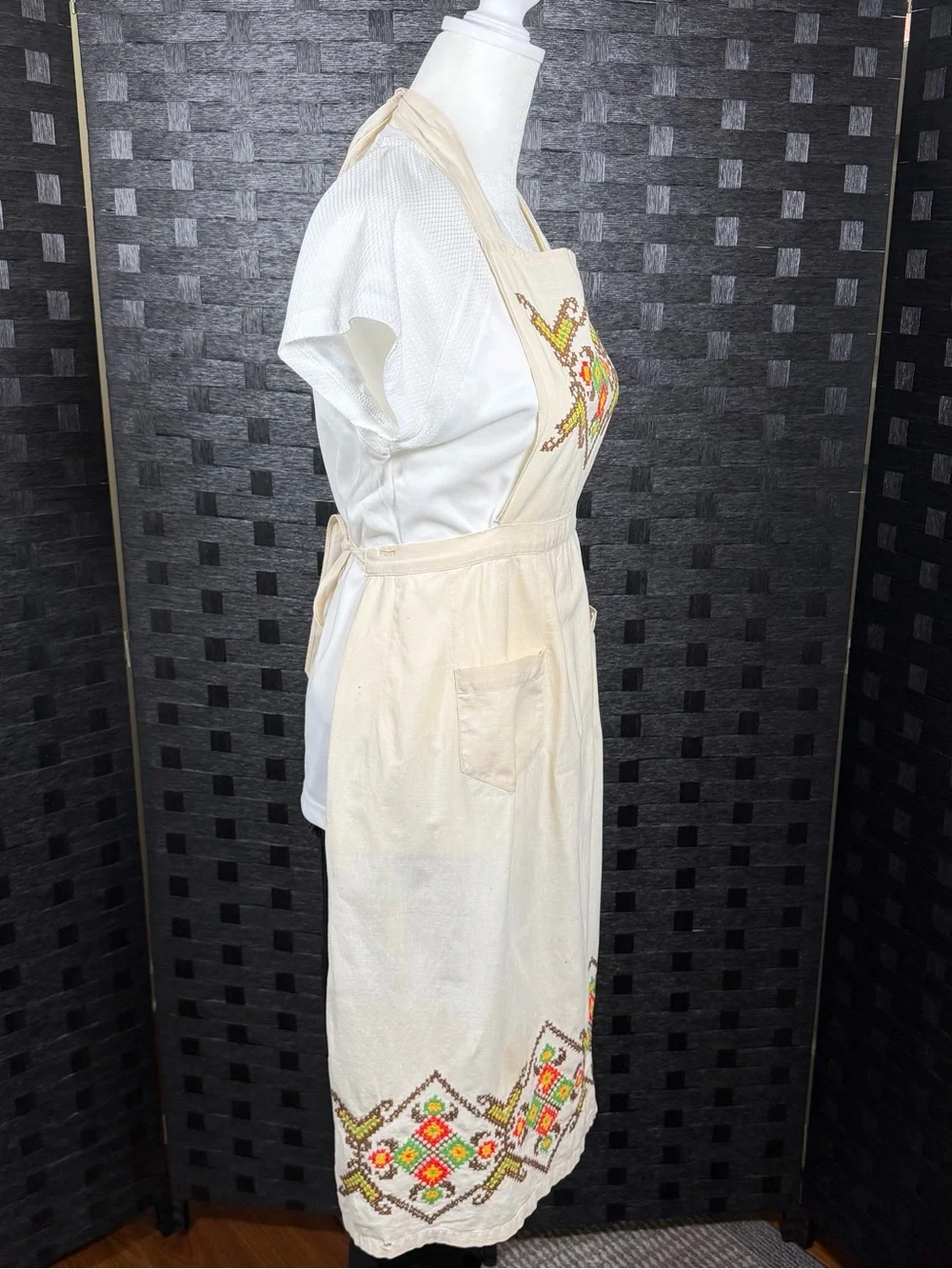 Vintage Handmade Cross Stitch Folk Art Floral Apron Cottagecore Retro Pockets